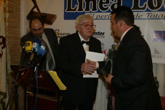 AUTORIDADES LOCALES ASISTEN AL ACTO DE ENTREGA DE LOS II PREMIOS 