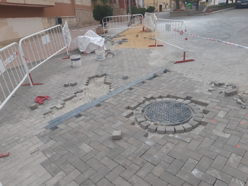 En los prximos das finalizan las obras de instalacin de una nueva tubera de saneamiento en la Calle Bolnuevo, que entran en su ltima fase de ejecucin