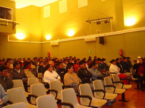 EL CONCEJAL DE BIENESTAR SOCIAL PARTICIPA JUNTO CON LA CÓNSUL DE BOLIVIA EN UNA CHARLA INFORMATIVA SOBRE EL PROCESO DE REGULARIZACIÓN DEL COLECTIVO BOLIVIANO RESIDENTE EN TOTANA