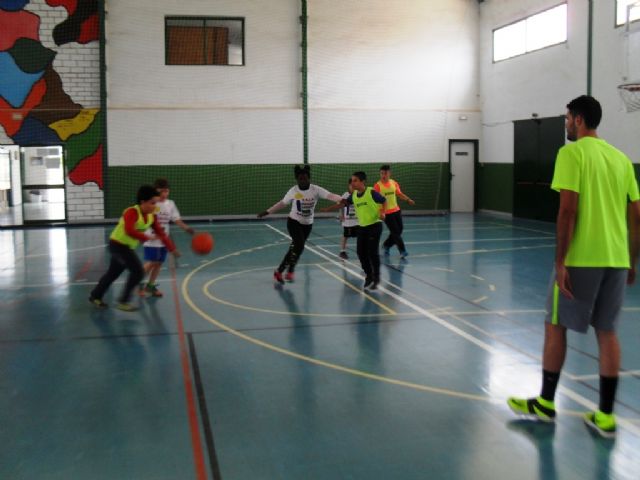 Finaliza la Fase Intermunicipal de los deportes de equipo benjamn y alevn del programa de Deporte Escolar, donde han participado cinco equipos de los colegios Santa Eulalia y La Cruz