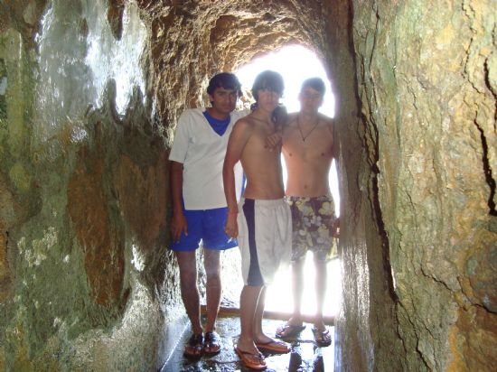 LOS ALUMNOS QUE HAN PARTICIPADO EN EL CURSO FORMATIVO DEL AULA OCUPACIONAL, PUESTO EN MARCHA POR LA CONCEJALÍA DE EDUCACIÓN, REALIZAN UNA EXCURSIÓN DE FIN DE CURSO A LAS PLAYAS DE MAZARRÓN