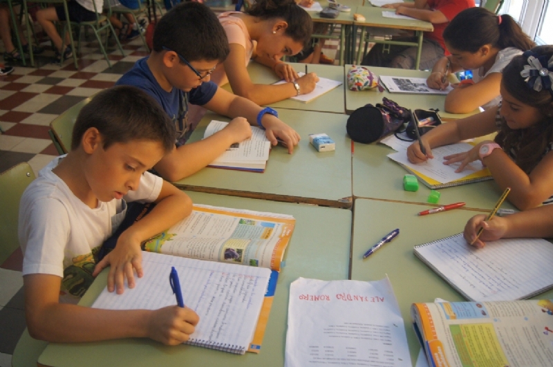 El programa "Escuelas de Verano2018" será impartido por el Colectivo Social "El Candil" por importe de 5.450 euros