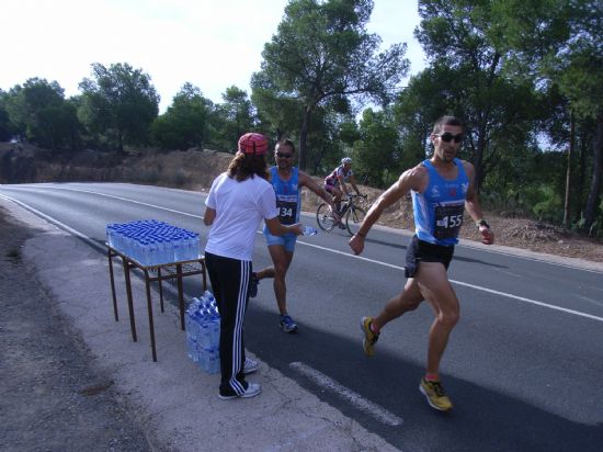 MÁS DE 300 ATLETAS PARTICIPARON EN LA XIV CARRERA DE ATLETISMO SUBIDA A LA SANTA ORGANIZADA POR LA CONCEJALÍA DE DEPORTES 