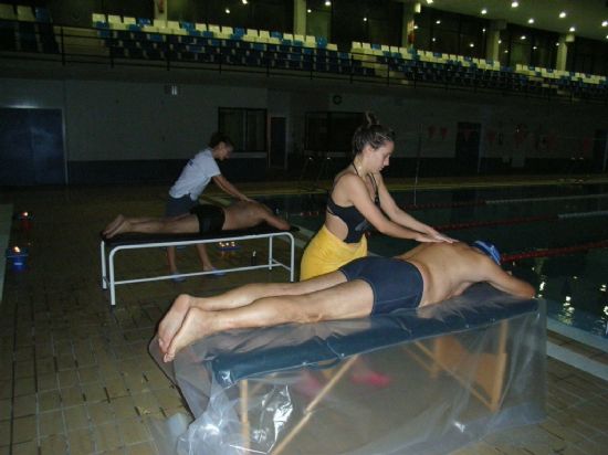 LA CONCEJALA DE DEPORTES ORGANIZA UNAS JORNADAS DE CONTROL POSTURAL Y AQUAMASAJE EN LA PISCINA CUBIERTA