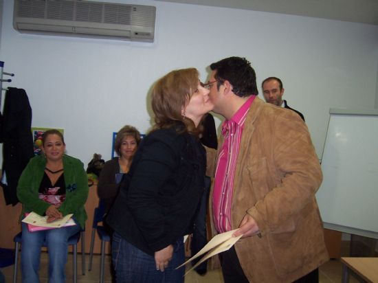 EL CURSO DANDO FORMA A TUS IDEAS, ORGANIZADO POR EL REA DE INMIGRACIN DEL AYUNTAMIENTO DE TOTANA, SE CLAUSURA CON LA ENTREGA DE DIPLOMAS A LOS PARTICIPANTES