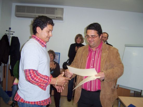 EL CURSO DANDO FORMA A TUS IDEAS, ORGANIZADO POR EL REA DE INMIGRACIN DEL AYUNTAMIENTO DE TOTANA, SE CLAUSURA CON LA ENTREGA DE DIPLOMAS A LOS PARTICIPANTES