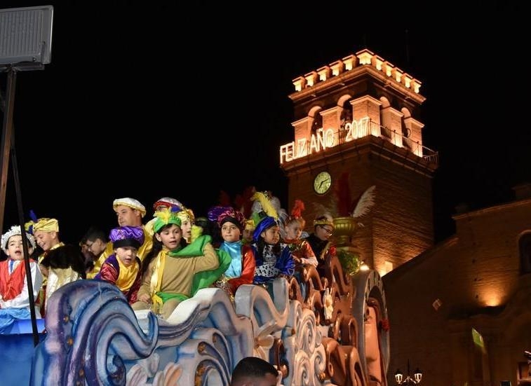 El Ayuntamiento y la Federacin de Peas de Carnaval van a suscribir un convenio de colaboracin para realizar la Cabalgata de Reyes y otras actividades del programa de Navidad y Reyes
