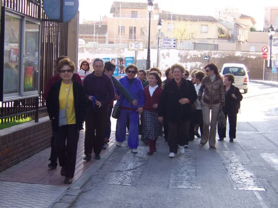 LA ASOCIACIN DE AMAS DE CASA LAS TRES AVE MARAS Y LA CONCEJALA DE MUJER E IGUALDAD DE OPORTUNIDADES ORGANIZAN UNA CAMINATA POR LA IGUALDAD CON MOTIVO DEL DA INTERNACIONAL DE LA MUJER