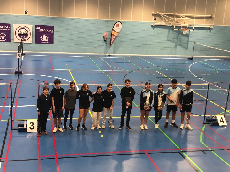 El equipo Infantil del IES Juan de la Cierva, medalla de bronce en la Final Regional de Bádminton; y el Alevín del CEIBAS Guadalentín, semifinalista de Deporte Escolar