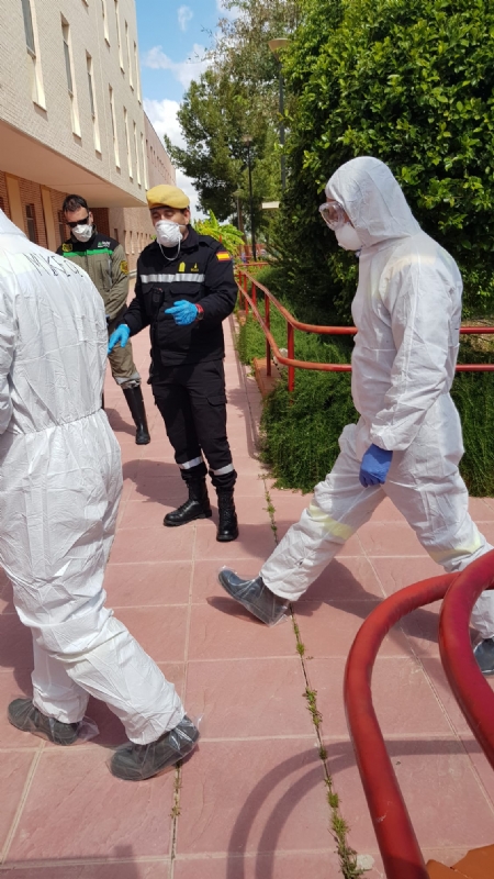 Tcnicos de Proteccin Civil en Totana participan en una jornada formativa sobre desinfeccin de interiores y exteriores, impartida por la UME