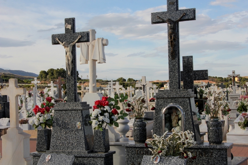 Prorrogan la prestacin del contrato del servicio del Cementerio Municipal hasta la licitacin del nuevo adjudicatario   