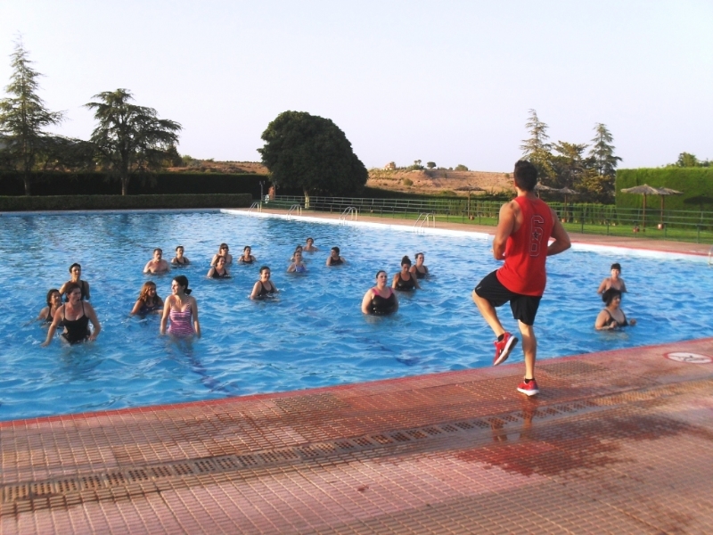 Vídeo. El concejal de Deportes anuncia que no se abrirán las piscinas recreativas al aire libre en verano de Totana ni El Paretón-Cantareros para garantizar la salud de los usuarios