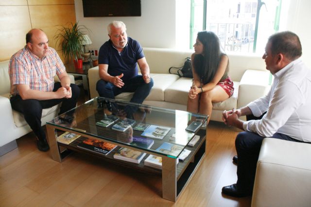 El alcalde y la concejal de Deportes se reúnen con miembros de la Junta Directiva del Olímpico de Totana para planificar la temporada 2017/2018
