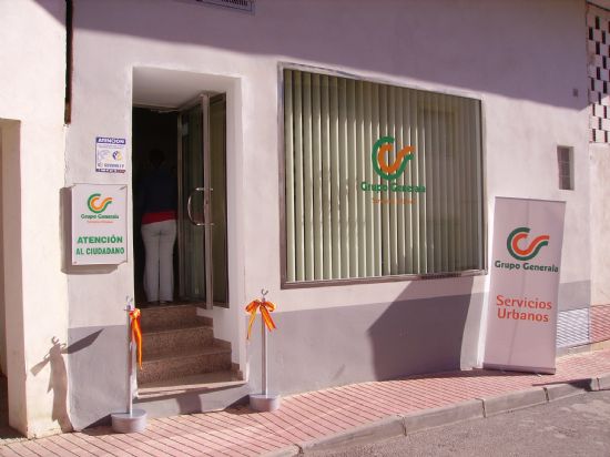 LA OFICINA DE ATENCIN AL CIUDADANO DEL SERVICIO DE RECOGIDA DE BASURA Y LIMPIEZA VIARIA  ABRE SUS PUERTAS EN LA LOCALIDAD, ANTE LA PRESENCIA DE AUTORIDADES LOCALES, PARA INFORMAR A LOS CIUDADANOS DE LOS SERVICIOS QUE SE PRESTAN Y RECOPILAR SUGERENCIAS 