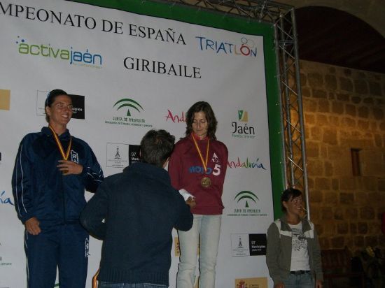 LA CONCEJALA DE DEPORTES FELICITA A LA TOTANERA RAQUEL MIRAS COSTA, QUE ACABA DE CONSEGUIR SU TERCER CAMPEONATO DE ESPAA