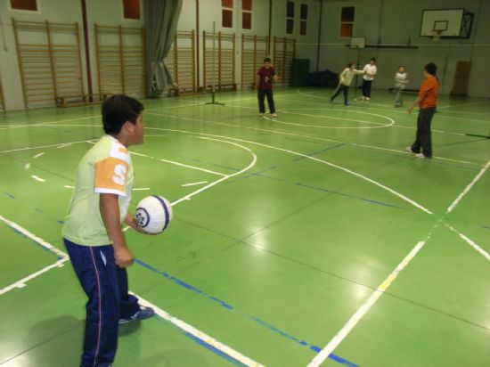 LA CONCEJALA DE DEPORTES HA PUESTO EN MARCHA 27 MODULOS DEPORTIVOS, ENMARCADOS EN EL PROGRAMA DE DEPORTE ESCOLAR, LLEVADO A CABO EN LOS CENTROS DE ENSEANZA DE LA LOCALIDAD