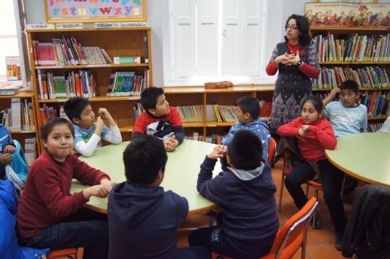 LOS ESCOLARES DE TOTANA SE ACERCAN AL MUNDO DE LOS CUENTOS POPULARES A TRAVÉS DE LA INICIATIVA DE ANIMACIÓN A LA LECTURA REALIZADA POR LA BIBLIOTECA MUNICIPAL