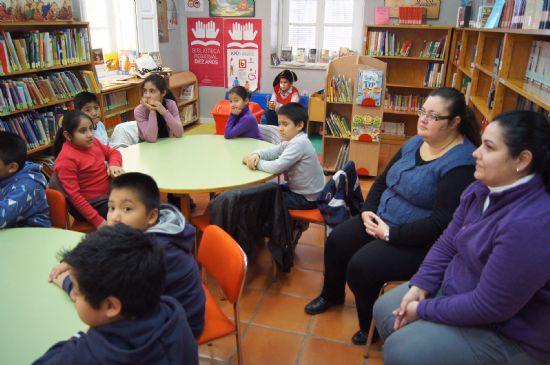 LOS ESCOLARES DE TOTANA SE ACERCAN AL MUNDO DE LOS CUENTOS POPULARES A TRAVÉS DE LA INICIATIVA DE ANIMACIÓN A LA LECTURA REALIZADA POR LA BIBLIOTECA MUNICIPAL