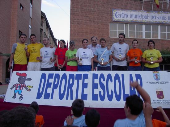 LA CONCEJALA DE DEPORTES CLAUSURA EL PROGRAMA DE DEPORTE ESCOLAR CON UNA JORNADA DE ACTIVIDADES LDICAS CON HINCHABLES EN LA PLAZA DE LA BALSA VIEJA Y CON LA ENTREGA DE TROFEOS A TODOS LOS PARTICIPANTES