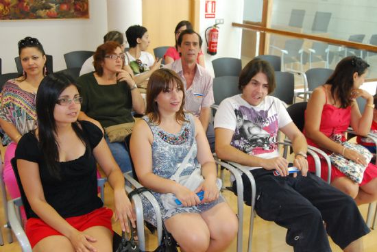 FINALIZA EL CURSO DE "AUXILIAR DE COCINA" EN EL QUE HAN PARTICIPADO UNA VEINTENA DE PERSONAS A TRAVÉS DEL PROGRAMA DE "CAPACITACIÓN SOCIOLABORAL" IMPULSADO POR EL AYUNTAMIENTO