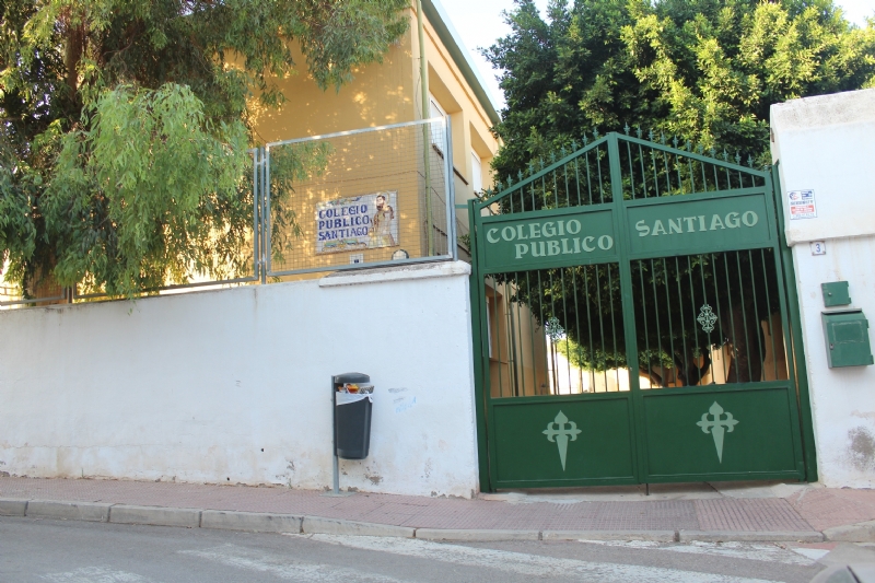 Piden a la Consejería de Educación que ejecute urgentemente los proyectos de acondicionamiento térmico en los colegios Santiago y Santa Eulalia, respectivamente