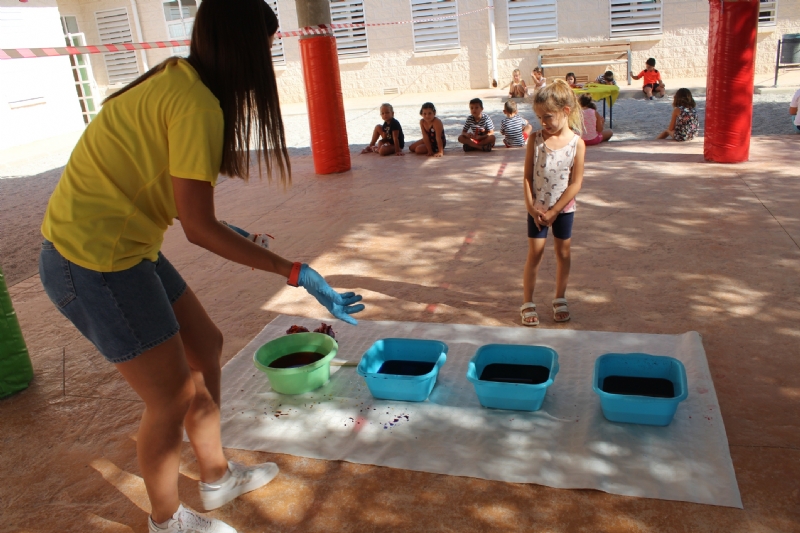 Unos 150 nios y nias han pasado por la Escuela Municipal de Verano que promueve El Candil, un servicio de conciliacin de la vida laboral y familiar durante las vacaciones