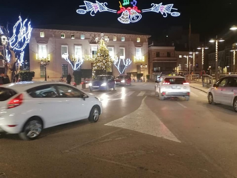 Sale a contratacin el suministro-arrendamiento del material de iluminacin para las fiestas patronales de Santa Eulalia y la Navidad 2024/25