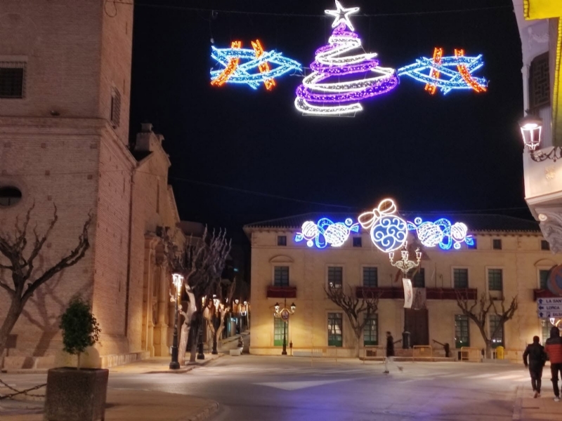 Sale a contratacin el suministro-arrendamiento del material de iluminacin para las fiestas patronales de Santa Eulalia y la Navidad 2024/25