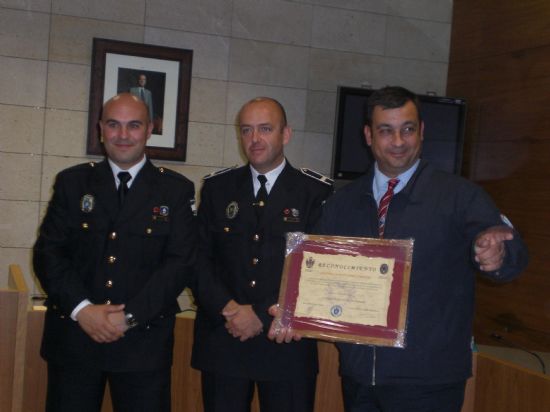 UN TOTAL DE 41 AGENTES DE LA POLICA LOCAL RECIBE EL DIPLOMA POR HABER PARTICIPADO EN EL CURSO VOLUNTARIO DE TIRO DEFENSIVO POLICIAL