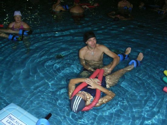 LAS NOVEDOSAS PROPUESTAS ACUTICAS OFERTADAS GRATUITAMENTE POR LA CONCEJALA DE DEPORTES TIENEN GRAN ACEPTACIN ENTRE LOS USUARIOS DE LA PISCINA