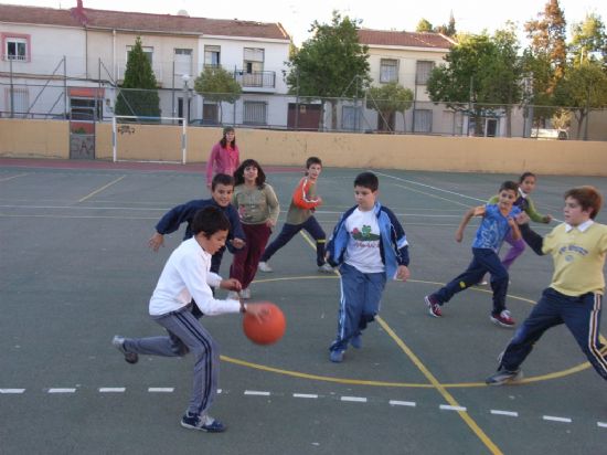 UN TOTAL DE 700 ALUMNOS PARTICIPA EN LAS ACTIVIDADES DE DEPORTE ESCOLAR EN LOS CENTROS EDUCATIVOS DE LA LOCALIDAD