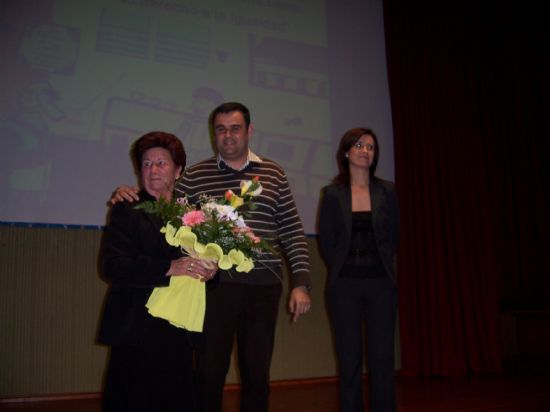 UN TOTAL DE SEIS MUJERES SON HOMENAJEADAS POR LA CONCEJALA DE MUJER E IGUALDAD DE OPORTUNIDADES, POR SU DEDICACIN Y APORTACIN AL MUNICIPIO,  EN UN ACTO PBLICO CELEBRADO EN LA CRCEL CON LA ASISTENCIA DE UN NUMEROSO PBLICO