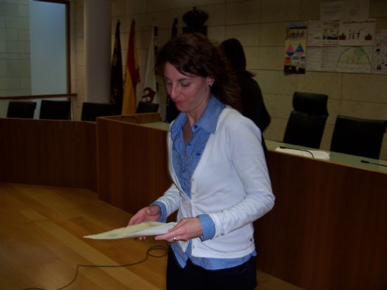 LA CONCEJAL DE MUJER E IGUALDAD DE OPORTUNIDADES ENTREGA LOS PREMIOS DEL CONCURSO DE CMIC Y DE DIBUJO, ORGANIZADOS PARA CONMEMORAR EL DA INTERNACIONAL DE LA MUJER