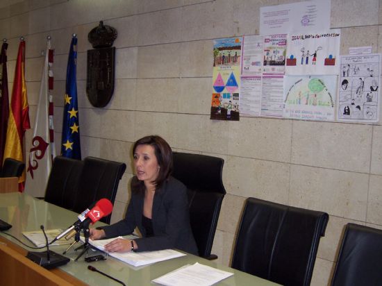 LA CONCEJAL DE MUJER E IGUALDAD DE OPORTUNIDADES ENTREGA LOS PREMIOS DEL CONCURSO DE CMIC Y DE DIBUJO, ORGANIZADOS PARA CONMEMORAR EL DA INTERNACIONAL DE LA MUJER