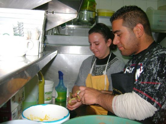 MÁS DE UNA VEINTENA DE PERSONAS REALIZAN CURSOS DE COCINA, HABILIDADES SOCIALES E INFORMÁTICA EN EL MARCO DEL PROYECTO "LABOR, UN PASO HACIA LA EMPLEABILIDAD"