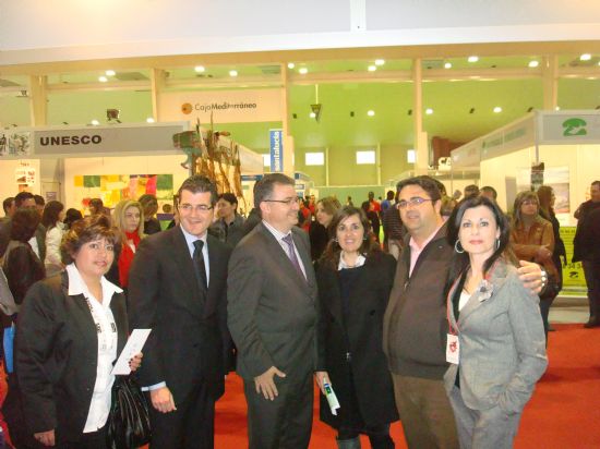 EL AYUNTAMIENTO DE TOTANA PARTICIPA CON UN EXPOSITOR EN LA FERIA "ENTRECULTURAS 2011" EN EL QUE SE HA MOSTRADO EL TRABAJO DE LA CONCEJALÍA DE BIENESTAR SOCIAL DE LA MANO DEL DE LAS ASOCIACIONES