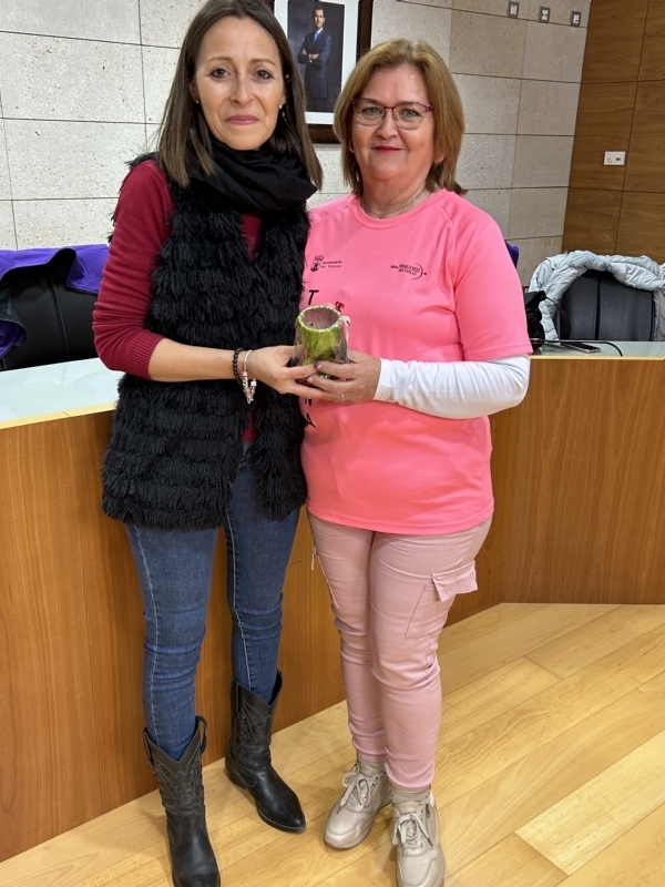 Vdeo. Realizan una recepcin institucional a las arqueras del programa Flechas rosas, que han participado en el Campeonato de Espaa Deporte y Salud en Asturias