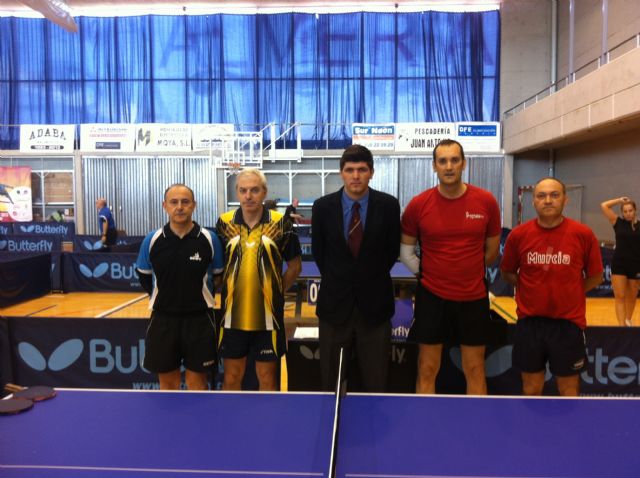 LA CONCEJALÍA DE DEPORTES FELICITA A DOMINGO MÉNDEZ POR LA OBTENCIÓN DE LA MEDALLA DE BRONCE EN EL XXII CAMPEONATO DE ESPAÑA DE VETERANOS DE TENIS DE MESA 