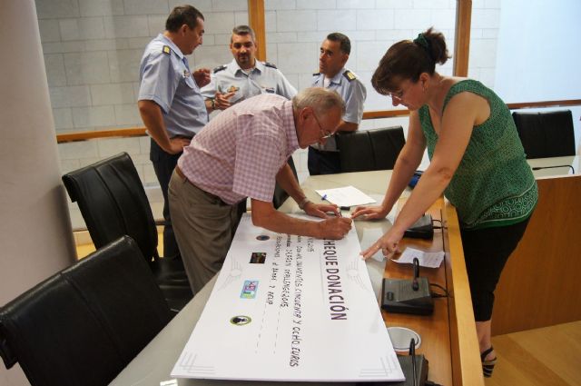 El EVA-13 recauda 2.558 euros en la Carrera Dragon Challenge "Memorial Subteniente Pérez Calleja" que se celebró en junio en Sierra Espuña, que dona a las asociaciones "DGenes" y "AELIP"