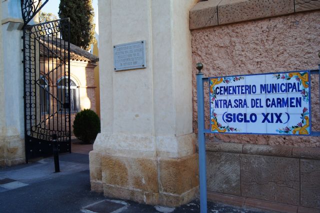 La Concejala de Servicios informa de que a partir del da 24 de octubre deben cesar las obras en el cementerio municipal por motivo de la festividad de Todos los Santos