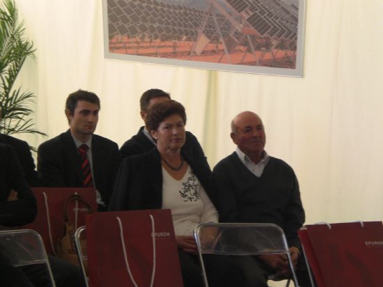 EL CONSEJERO DE DESARROLLO SOSTENIBLE INAUGURA UN PARQUE FOTOVOLTAICO EN SIERRA ESPUA QUE PRODUCE ENERGA PARA ABASTECER A 1.200 HOGARES CON LA PRESENCIA DE LA CONCEJAL DE MEDIO AMBIENTE