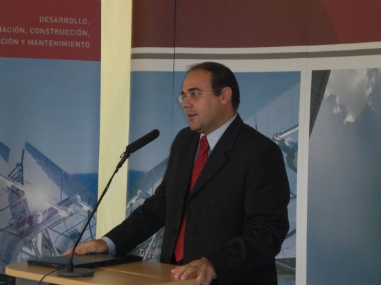 EL CONSEJERO DE DESARROLLO SOSTENIBLE INAUGURA UN PARQUE FOTOVOLTAICO EN SIERRA ESPUA QUE PRODUCE ENERGA PARA ABASTECER A 1.200 HOGARES CON LA PRESENCIA DE LA CONCEJAL DE MEDIO AMBIENTE