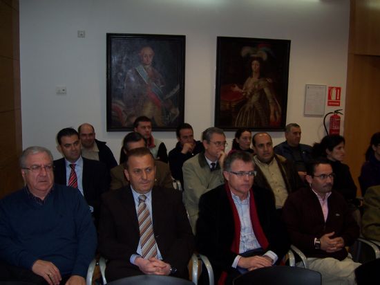 LA CONSEJERA DE ECONOMA PRESENTA A LOS EMPRESARIOS DE LA LOCALIDAD LAS DIRECTRICES Y OBJETIVOS DE LA TERRITORIALIZACIN DEL PLAN ESTRATGICO REGIONAL 