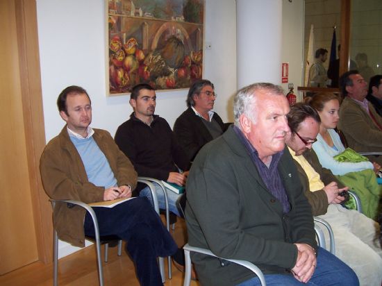 LA CONSEJERA DE ECONOMA PRESENTA A LOS EMPRESARIOS DE LA LOCALIDAD LAS DIRECTRICES Y OBJETIVOS DE LA TERRITORIALIZACIN DEL PLAN ESTRATGICO REGIONAL 
