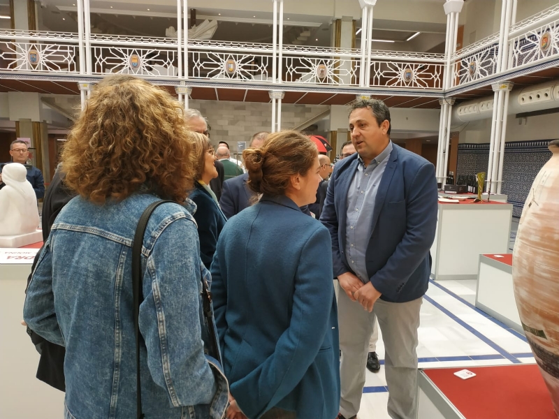 Autoridades municipales asisten a la inauguracin de la exposicin Creando Oficio que organiza la Asociacin Artesana de la Regin de Murcia CREA, en la Asamblea Regional