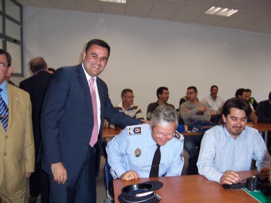 UN TOTAL DE 40 POLICAS REALIZAN EL CURSO SOBRE PROTECCIN Y ESCOLTAS A PERSONALIDADES, ORGANIZADO POR EL CSI-CSIF, Y QUE SE DESARROLLA EN EL CENTRO DE DESARROLLO LOCAL