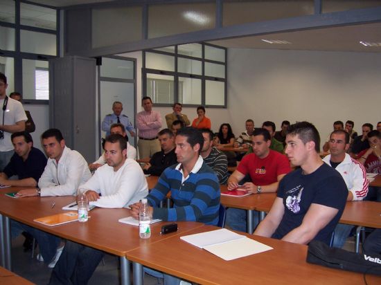 UN TOTAL DE 40 POLICAS REALIZAN EL CURSO SOBRE PROTECCIN Y ESCOLTAS A PERSONALIDADES, ORGANIZADO POR EL CSI-CSIF, Y QUE SE DESARROLLA EN EL CENTRO DE DESARROLLO LOCAL