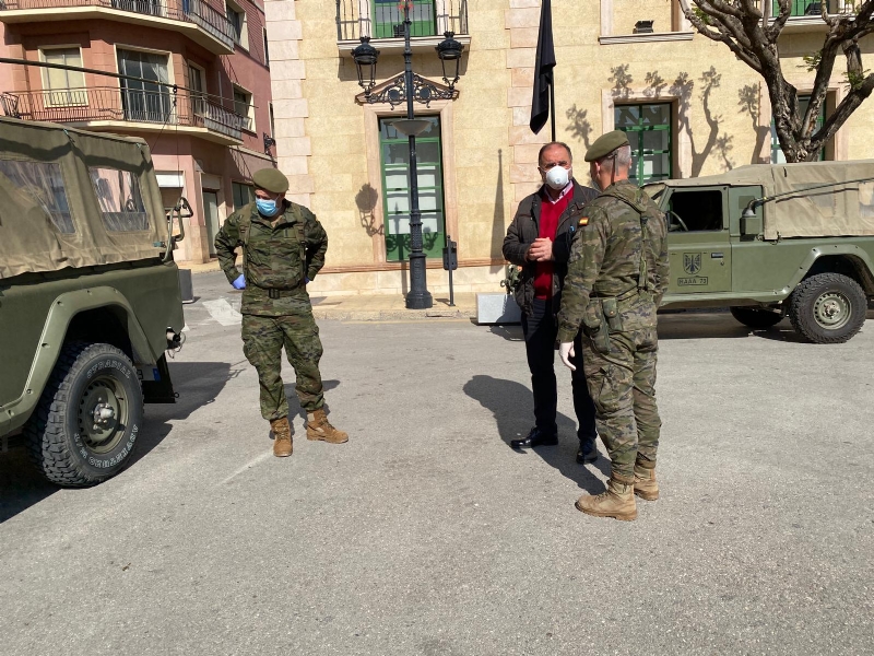 Militares de Artillera Antiarea de Cartagena se desplegan en Totana para reforzar los controles sobre vehculos y la circulacin de personas