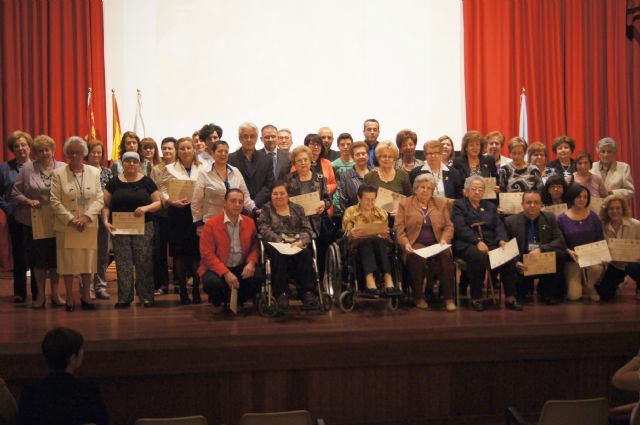 MS DE 60 VOLUNTARIOS Y VARIAS EMPRESAS COLABORADORAS RECIBEN UN RECONOCIMIENTO EN EL ACTO CONMEMORATIVO DEL 25 ANIVERSARIO DE LA ASOCIACIN SALUS INFIRMORUM