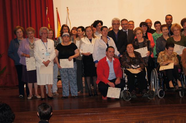 MS DE 60 VOLUNTARIOS Y VARIAS EMPRESAS COLABORADORAS RECIBEN UN RECONOCIMIENTO EN EL ACTO CONMEMORATIVO DEL 25 ANIVERSARIO DE LA ASOCIACIN SALUS INFIRMORUM